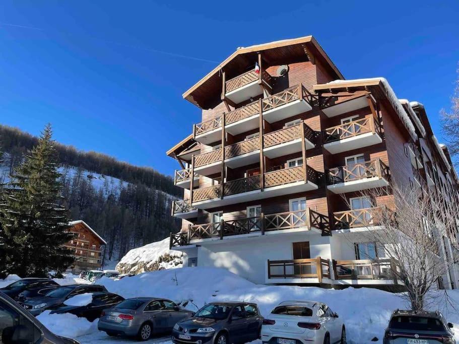 Allos, Logement Pieds Des Pistes, A 10 Minutes De La Base De Loisirs المظهر الخارجي الصورة